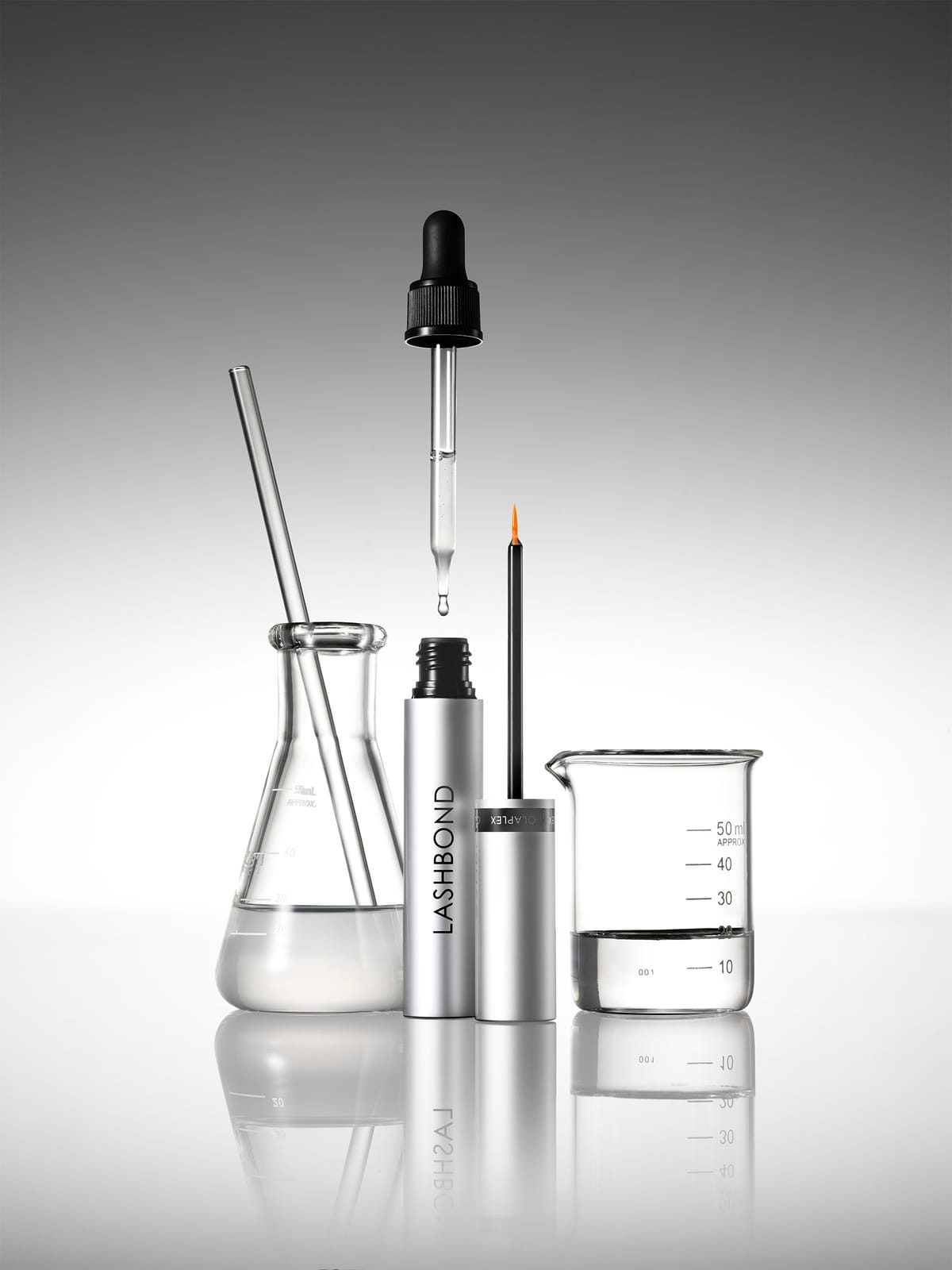 צילום קמפיין מקורי של OLAPLEX — LashBond · Behind the Formula