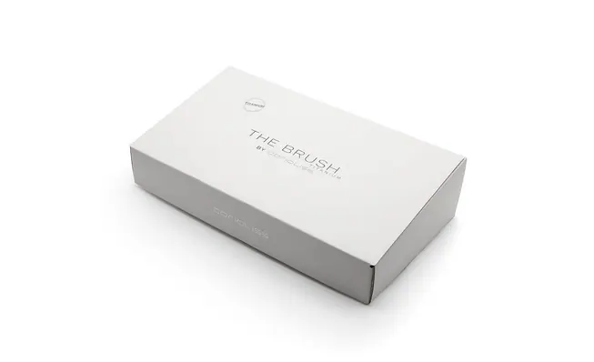 מארז THE BRUSH by Corioliss TITANIUM · 3 מברשות פן